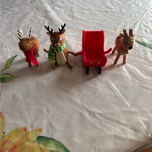 Target spritz felt reindeer and sleigh and 2 reindeer figures, cute decor
